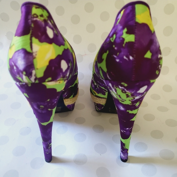 Qupid Floral Summer Closed Toe Stilettos Pump Heel Shoes 6.5 - Picture 7 of 8